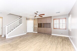 7843 Nottingshire Way in Las Vegas, NV - Building Photo