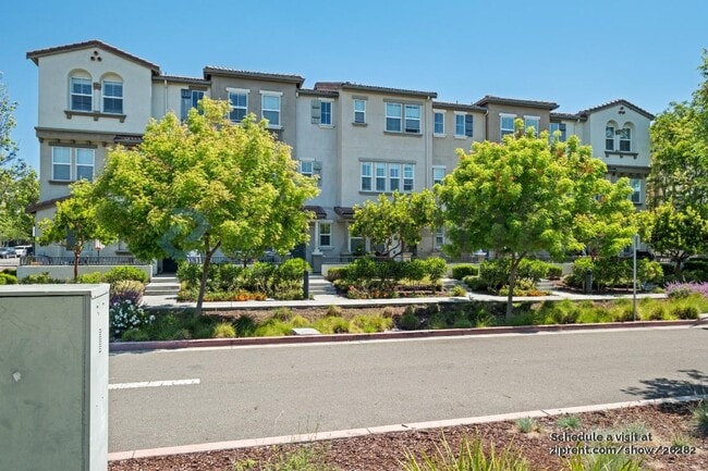 2334 Morrow St in Hayward, CA - Building Photo - Building Photo
