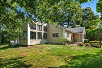54 Marshall St in Duxbury, MA - Building Photo - Building Photo