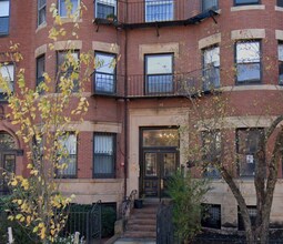 12 Aberdeen St, Unit 869B-4 in Boston, MA - Foto de edificio - Building Photo