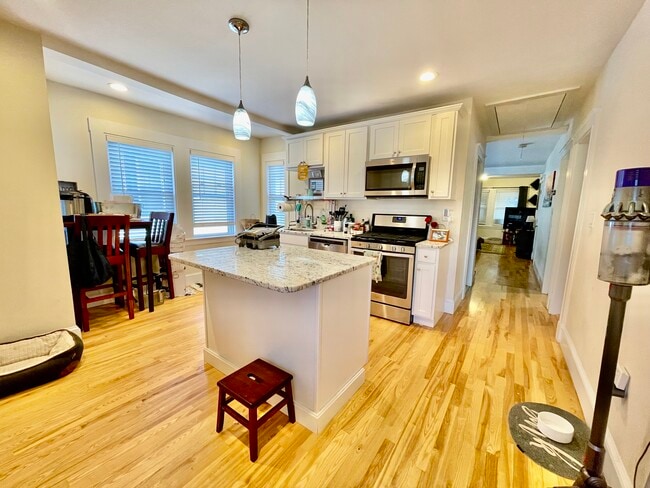 57 Woods Ave, Unit 2