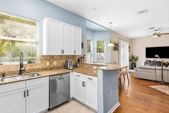 1875 Highland Grove Dr in Delray Beach, FL - Foto de edificio - Building Photo