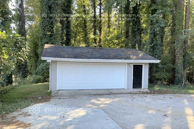 4140 Morning Trail SW in College Park, GA - Building Photo - Building Photo