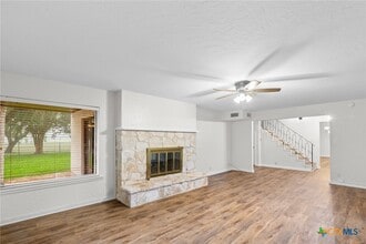 213 Tracy Ln in Victoria, TX - Foto de edificio - Building Photo