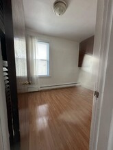 17 E 48th St in Bayonne, NJ - Building Photo - Building Photo