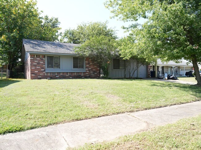 13106 E 30th St in Tulsa, OK - Building Photo - Building Photo