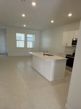 10806 Keato Bch Ct in Tampa, FL - Foto de edificio - Building Photo