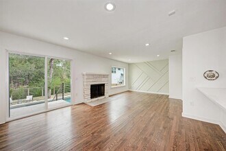 1703 Hillcrest Ln in Austin, TX - Building Photo - Building Photo