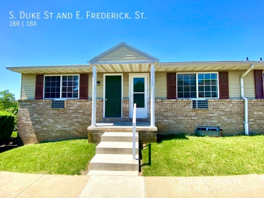 139 S Duke St in Dallastown, PA - Building Photo
