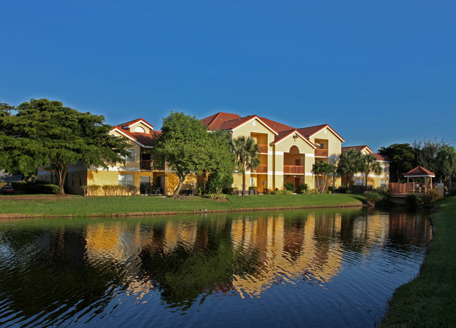 South Palm Place Condominium Homes in Tamarac, FL - Building Photo - Building Photo