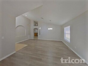 6738 Waterton Dr in Riverview, FL - Building Photo - Building Photo