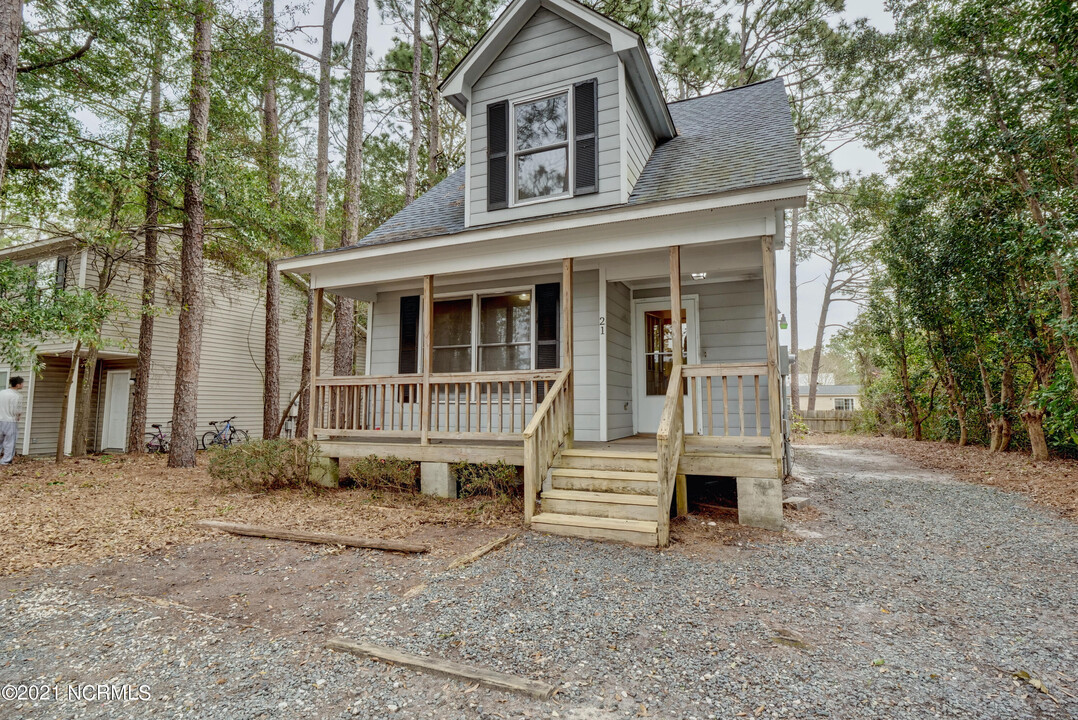 21 Charter Dr in Wilmington, NC - Building Photo