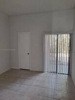 2544 Riverside Dr in Coral Springs, FL - Building Photo