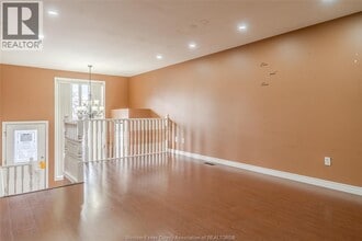 3740 Holburn St in Windsor, ON - Building Photo - Building Photo