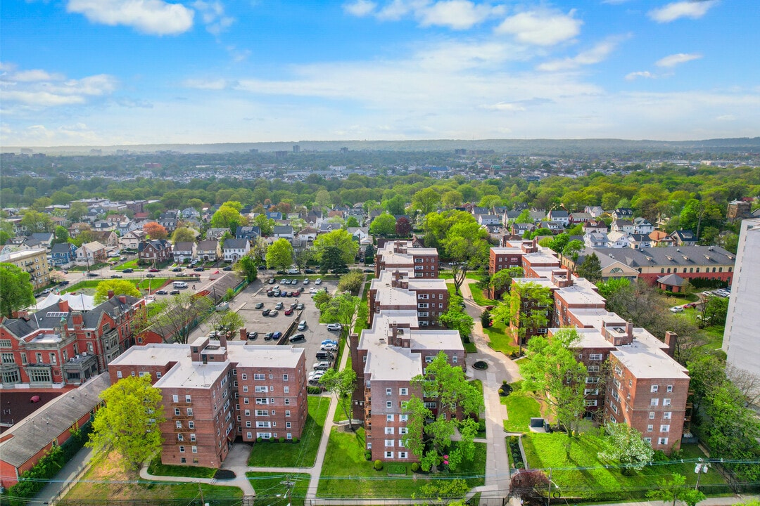 Parkwood Place Apartments in Newark, NJ - Building Photo