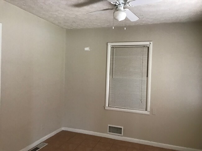 4314 Hendrix Dr in Forest Park, GA - Building Photo - Building Photo