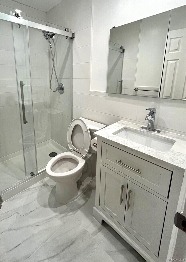 69-25 69th Pl in New York, NY - Building Photo - Building Photo