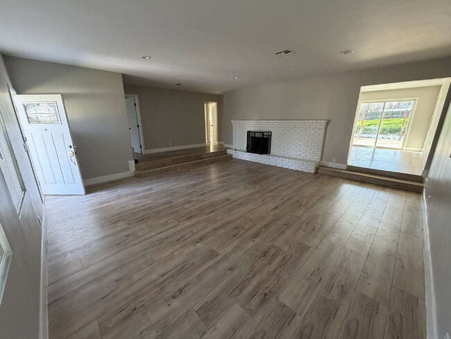 2804 Elmwood Ave in Bakersfield, CA - Foto de edificio - Building Photo