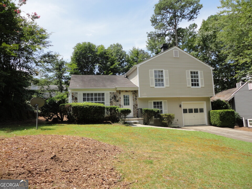 129 Birch Rill Dr in Alpharetta, GA - Building Photo