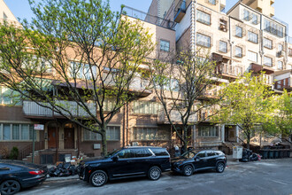 49 Lorimer St in Brooklyn, NY - Building Photo - Building Photo