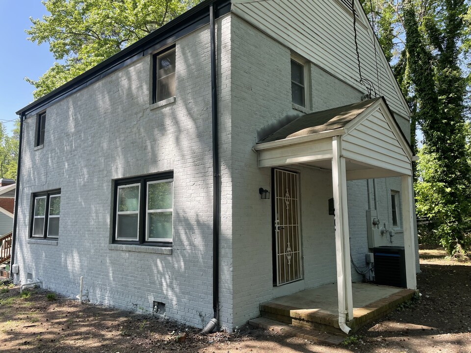 207 Colleton Rd in Raleigh, NC - Building Photo