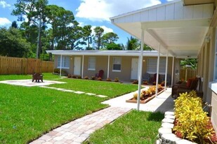 4820 Maine St in Lake Worth Beach, FL - Building Photo