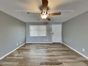 14430 N 41st Ct in Phoenix, AZ - Foto de edificio - Building Photo