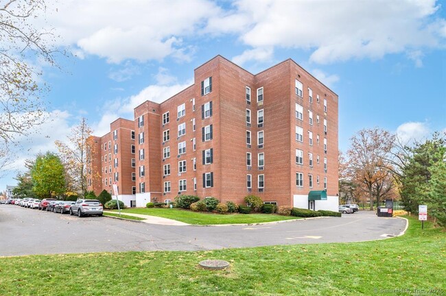property at 7 4th St