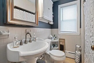 289 Milton St in Dedham, MA - Building Photo - Building Photo