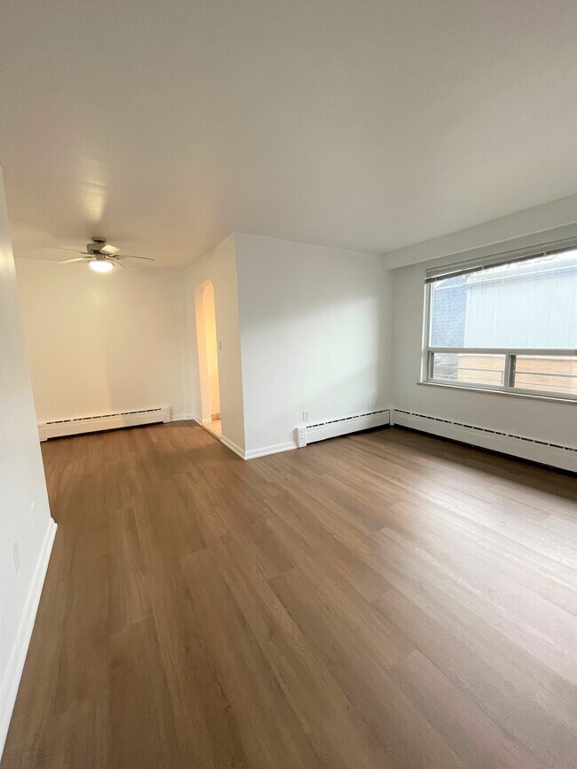 67 Lake Shore Dr in Toronto, ON - Building Photo - Building Photo