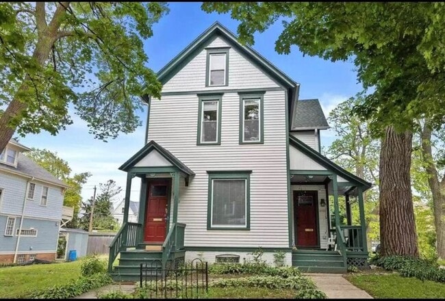 property at 2102 N Cambridge Ave
