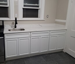20 Saint Paul Ave, Unit Apt 2 in Newark, NJ - Building Photo - Building Photo