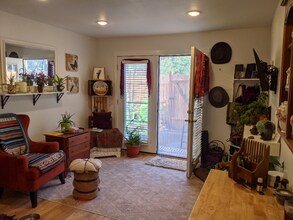 947 Terry St, Unit Unit B in Longmont, CO - Building Photo - Building Photo