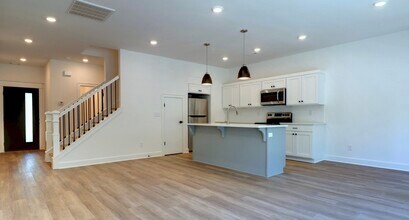 1339 W Mt Comfort Rd in Fayetteville, AR - Foto de edificio - Building Photo