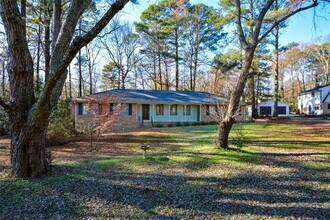 1316 White Oak St SE in Conyers, GA - Building Photo - Building Photo
