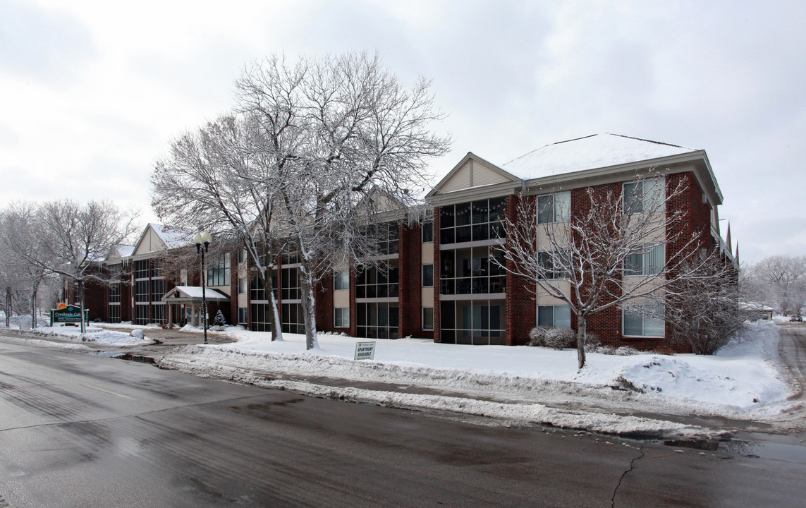 Creekside Gables in Minneapolis, MN - Building Photo