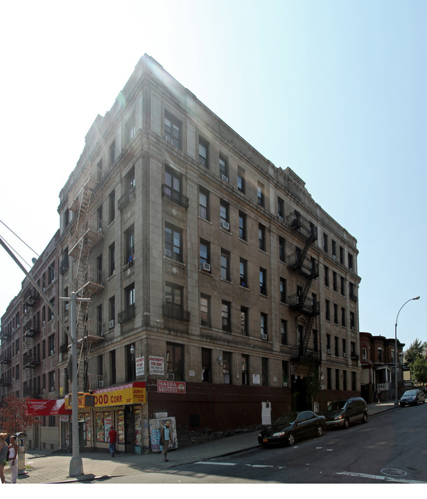 104 W 190th St in Bronx, NY - Foto de edificio