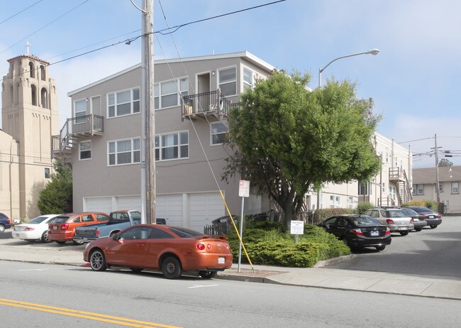 404 Spruce Ave in South San Francisco, CA - Foto de edificio - Building Photo