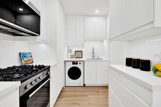 2350 E Poppy St in Long Beach, CA - Building Photo - Building Photo