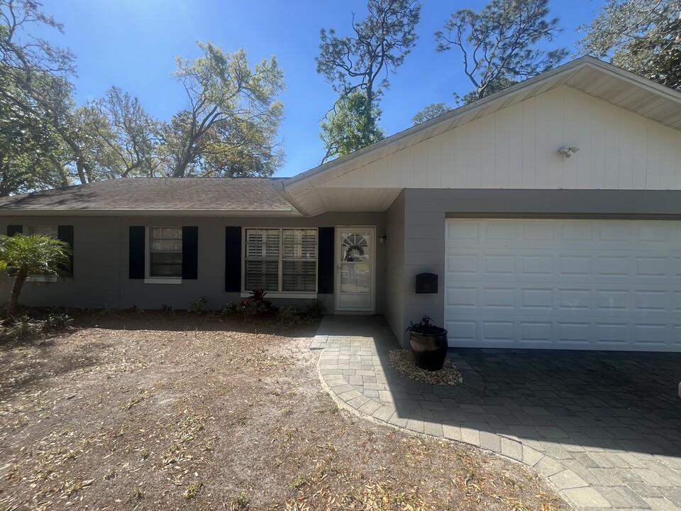 11 Brookside Cir in Ormond Beach, FL - Building Photo