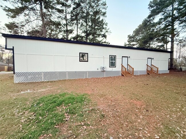 12090 Canal St in Willis, TX - Building Photo - Building Photo