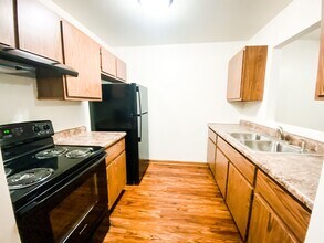 Lomira Whispering Pines in Lomira, WI - Foto de edificio - Interior Photo