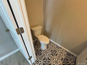 115 Georgetown Square N in Royal Oak, MI - Building Photo - Building Photo