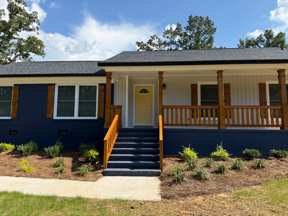 725 Brookside Dr in Gastonia, NC - Foto de edificio