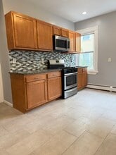 32 Goddard St, Unit 1 in Providence, RI - Building Photo - Building Photo