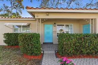 218 SE 3rd Terrace in Dania Beach, FL - Building Photo - Building Photo