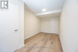 49 Matawin Ln in Richmond Hill, ON - Building Photo - Building Photo