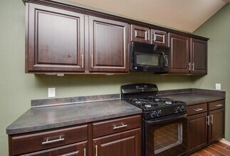 9553 East Woodmark in Conroe, TX - Foto de edificio - Building Photo