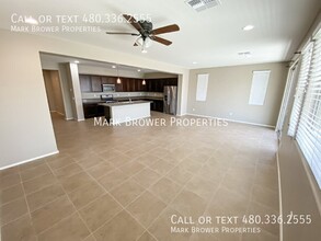 22453 E Camina Plata in Queen Creek, AZ - Building Photo - Building Photo