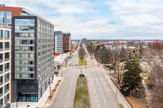 The Abbot in East Lansing, MI - Foto de edificio - Building Photo